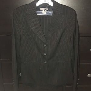 Ann Taylor Black Pinstripe 2-pc women’s suit, Sz 6